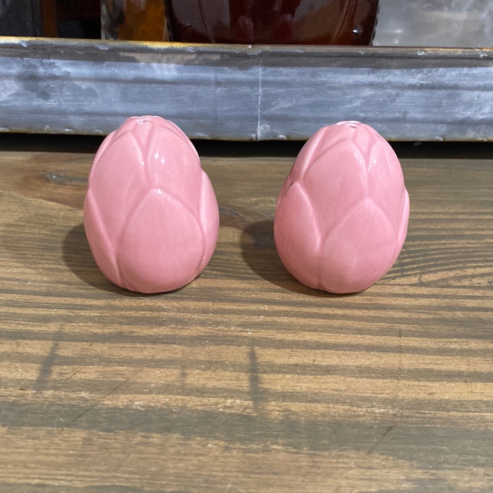 Floral salt & pepper shakers